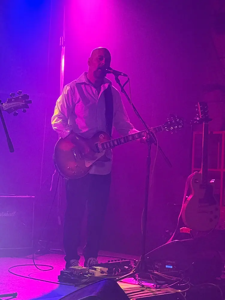 Bill Wallace, Guitar, Vocals, on stage